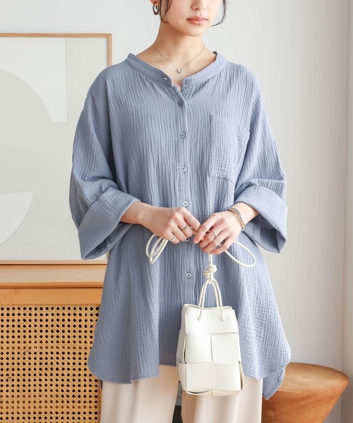 osharewalker（オシャレウォーカー）の「ダブルガーゼバンドカラーシャツ（シャツ/ブラウス・レディース・グレイッシュブルー/モカ/ブラウン/ネイビー/ブルー・FREE）」の4枚目の写真