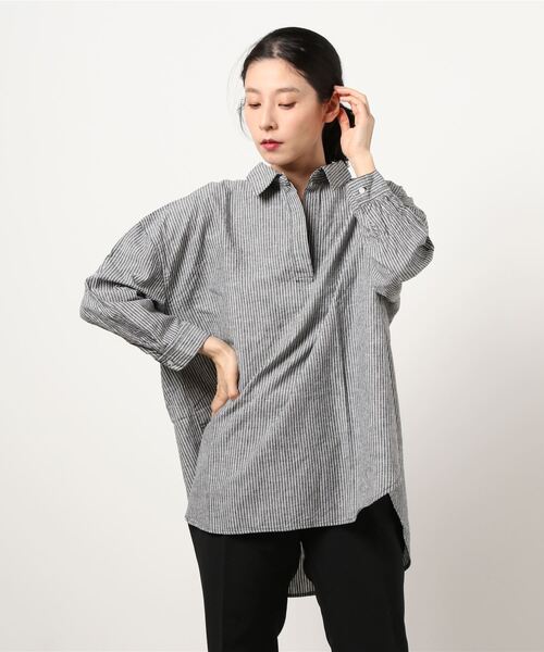 Samansa Mos2（サマンサ モスモス）の「後ろ開きスキッパーチュニック（シャツ/ブラウス・レディース・ブルー/ブラック/イエロー/ピンク/サックスブルー/オフホワイト・ﾌﾘ-）」の3枚目の写真