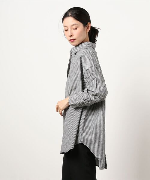 Samansa Mos2（サマンサ モスモス）の「後ろ開きスキッパーチュニック（シャツ/ブラウス・レディース・ブルー/ブラック/イエロー/ピンク/サックスブルー/オフホワイト・ﾌﾘ-）」の8枚目の写真