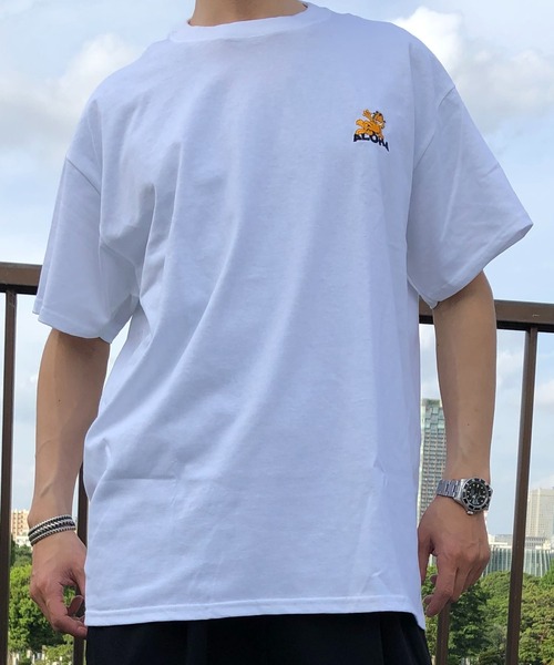 PROJECT SR'ES（プロジェクトエスアールエス）の「【GARFIELD/ガーフィールド】ALOHA刺繍Tシャツ（Tシャツ/カットソー・メンズ・ホワイト/ブラック/ベージュ・MEDIUM/LARGE）」の2枚目の写真