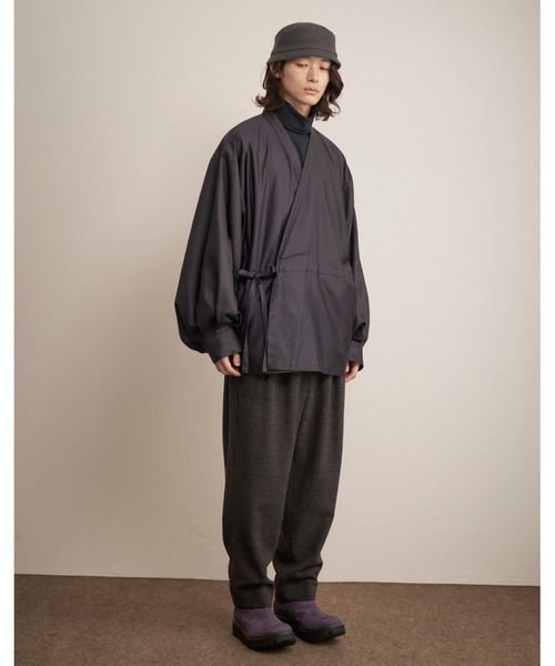 And A（アンドエー）の「TROVE トローブ / HOUI GOWN フォイ バルーンスリーブガウンシャツジャケット / 65CAR01（カーディガン/ボレロ・メンズ・ブルー/ダークネイビー・1/3）」の5枚目の写真