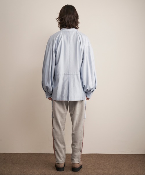 And A（アンドエー）の「TROVE トローブ / HOUI GOWN フォイ バルーンスリーブガウンシャツジャケット / 65CAR01（カーディガン/ボレロ・メンズ・ブルー/ダークネイビー・1/3）」の11枚目の写真