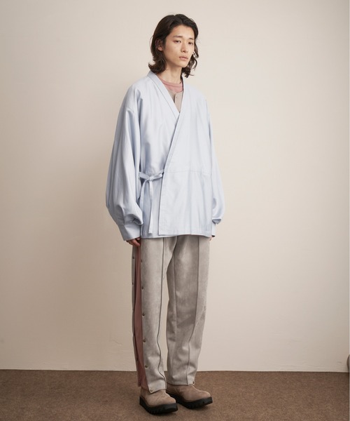 And A（アンドエー）の「TROVE トローブ / HOUI GOWN フォイ バルーンスリーブガウンシャツジャケット / 65CAR01（カーディガン/ボレロ・メンズ・ブルー/ダークネイビー・1/3）」の12枚目の写真
