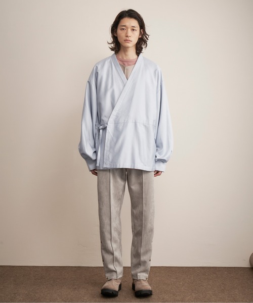 And A（アンドエー）の「TROVE トローブ / HOUI GOWN フォイ バルーンスリーブガウンシャツジャケット / 65CAR01（カーディガン/ボレロ・メンズ・ブルー/ダークネイビー・1/3）」の13枚目の写真