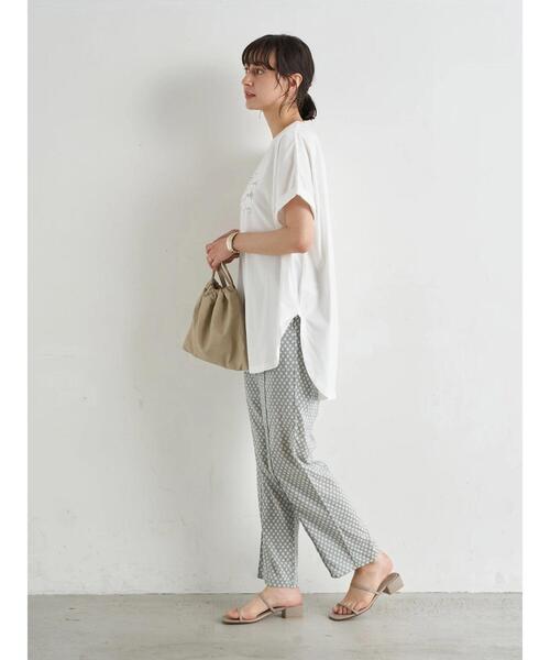 earth music&ecology(アースミュージックアンドエコロジー)の「All the flowers ドルマンチュニック *(Tシャツ/カットソー・レディース・ブラック/オフホワイト・FREE)」の18枚目の写真