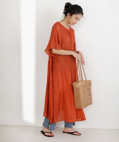 Bou Jeloud（ブージュルード）の「スタイルアップ◆リラックスティアードワンピース（ワンピース・レディース・チャコールグレー/パープル/テラコッタ・FREE）」の4枚目の写真