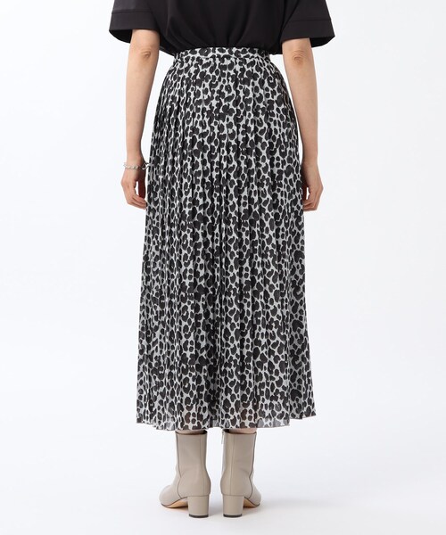 UNTITLED（アンタイトル）の「◆レオパードプリントプリーツスカート【洗える】（スカート・レディース・ベージュ系その他/ライトグレー系・02/03/01/00）」の6枚目の写真