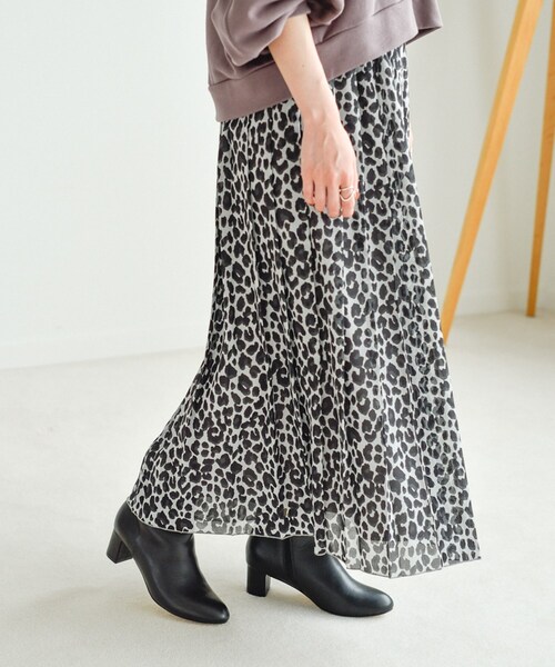UNTITLED（アンタイトル）の「◆レオパードプリントプリーツスカート【洗える】（スカート・レディース・ベージュ系その他/ライトグレー系・02/03/01/00）」の13枚目の写真