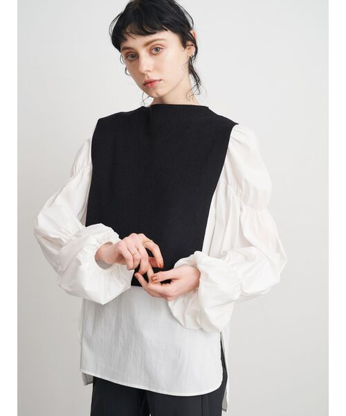 ELENDEEK（エレンディーク）の「アクセントブラウスセットニット（ニット/セーター・レディース・ベージュ/ネイビー/オフホワイト・FREE）」の2枚目の写真