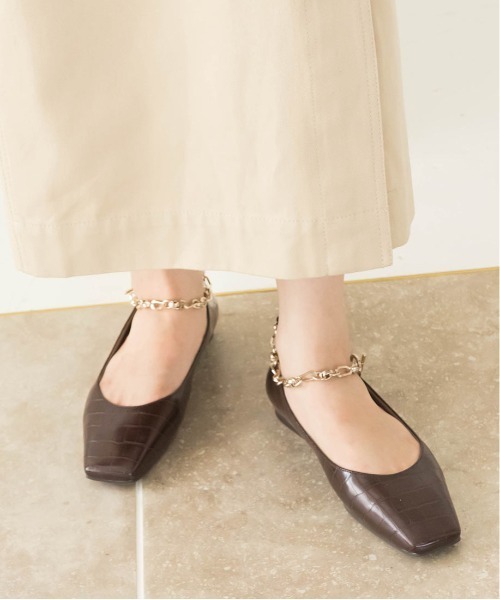 RANDA(ランダ)の「ストレスフリー/2WAY アンクルチェーンフラットパンプス(パンプス・レディース・ブラック/ダークブラウン・23/25/23.5/22/25.5/22.5/24/24.5)」の6枚目の写真