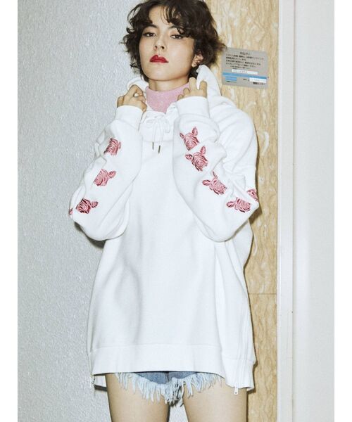 VANS（バンズ）の「VANSコラボHOODIE（パーカー・レディース・ピンク/ブラック/オフホワイト・MEDIUM）」の15枚目の写真