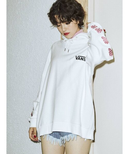VANS（バンズ）の「VANSコラボHOODIE（パーカー・レディース・ピンク/ブラック/オフホワイト・MEDIUM）」の16枚目の写真