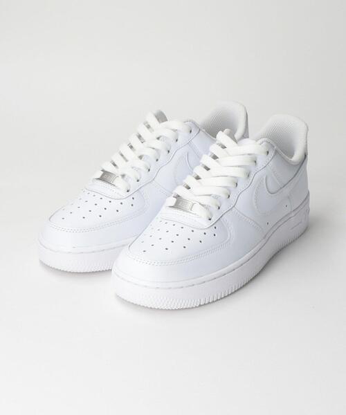 NIKE(ナイキ)の「<NIKE(ナイキ)> エアフォース 1 スニーカー(スニーカー・レディース・ホワイト/ベージュ/イエロー・23.5cm/22.5cm/25cm/24cm/24.5cm/23cm)」の8枚目の写真