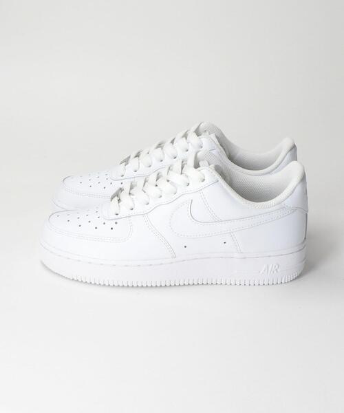 NIKE(ナイキ)の「<NIKE(ナイキ)> エアフォース 1 スニーカー(スニーカー・レディース・ホワイト/ベージュ/イエロー・23.5cm/22.5cm/25cm/24cm/24.5cm/23cm)」の7枚目の写真