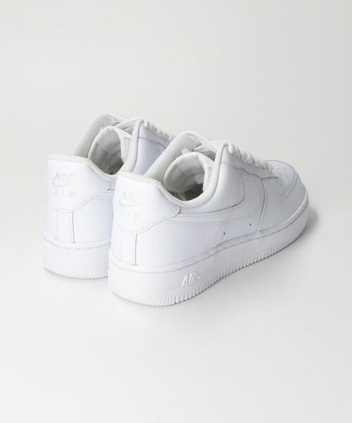 NIKE(ナイキ)の「<NIKE(ナイキ)> エアフォース 1 スニーカー(スニーカー・レディース・ホワイト/ベージュ/イエロー・23.5cm/22.5cm/25cm/24cm/24.5cm/23cm)」の6枚目の写真