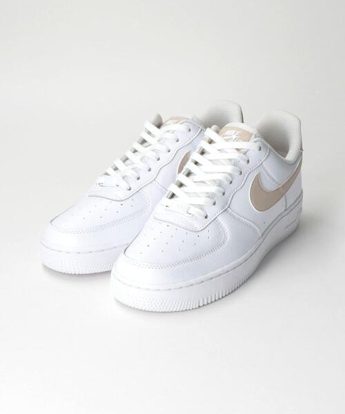 NIKE(ナイキ)の「<NIKE(ナイキ)> エアフォース 1 スニーカー(スニーカー・レディース・ホワイト/ベージュ/イエロー・23.5cm/22.5cm/25cm/24cm/24.5cm/23cm)」の10枚目の写真