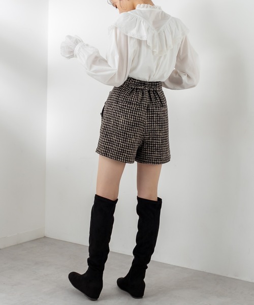 OLIVE des OLIVE（オリーブデオリーブ）の「Vフリルスタンドブラウス（シャツ/ブラウス・レディース・オフホワイト/ブラック/ライトブラウン・FREE）」の18枚目の写真