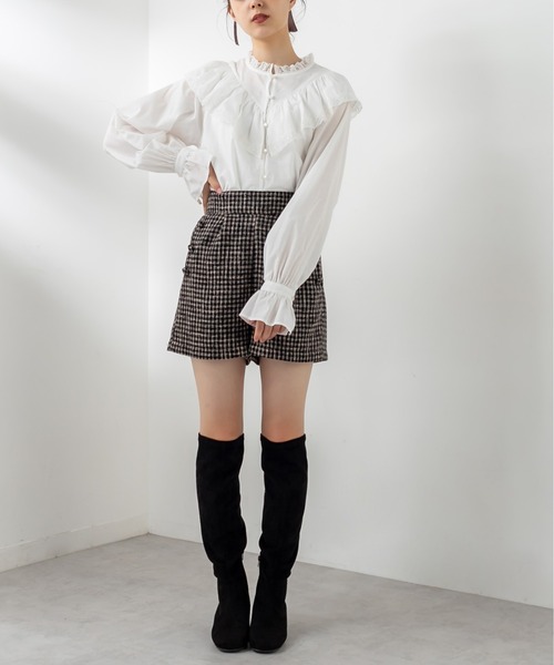 OLIVE des OLIVE（オリーブデオリーブ）の「Vフリルスタンドブラウス（シャツ/ブラウス・レディース・オフホワイト/ブラック/ライトブラウン・FREE）」の16枚目の写真