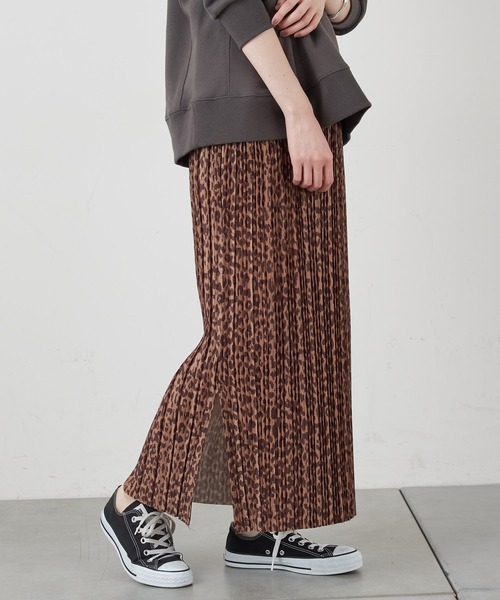 CIAOPANIC TYPY（チャオパニックティピー）の「カットプリーツIラインスカート（スカート・レディース・ブラック/ベージュ/パープル/ピンク/グリーン・ONE SIZE）」の3枚目の写真