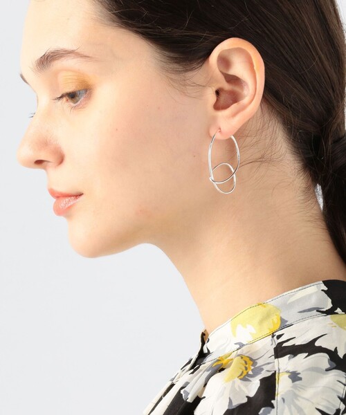 TOMORROWLAND (トゥモローランド)の「BAR JEWELLERY スクリューピアス(ピアス(両耳用)・レディース・シルバー系その他・FREE)」の6枚目の写真