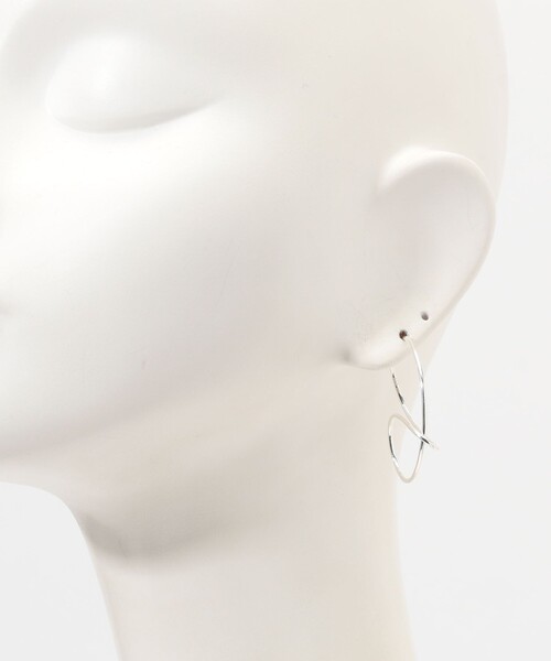 TOMORROWLAND (トゥモローランド)の「BAR JEWELLERY スクリューピアス(ピアス(両耳用)・レディース・シルバー系その他・FREE)」の5枚目の写真