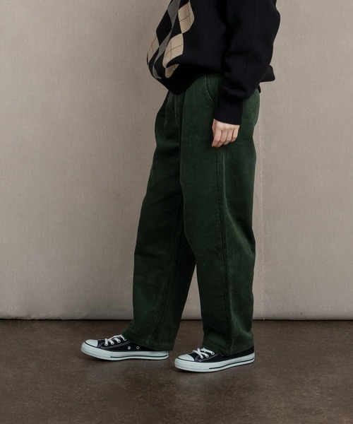 MUHET（ミュエータ）の「コーデュロイテーパードパンツ（その他パンツ・レディース・ダークブラウン/グリーン/アイボリー・SMALL/MEDIUM/LARGE）」の11枚目の写真