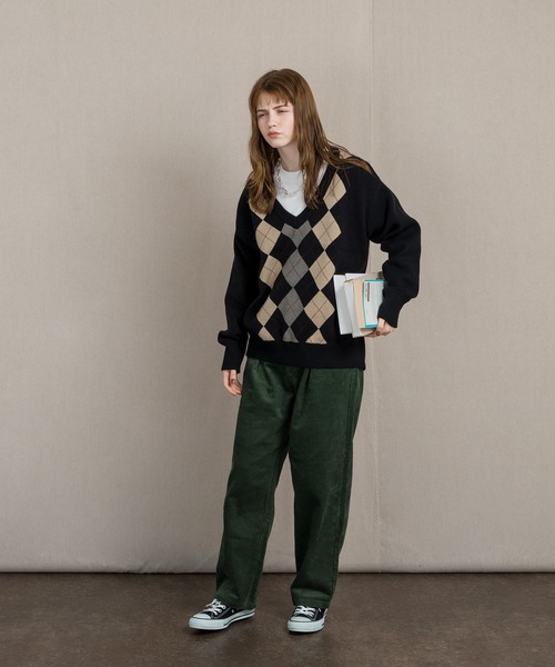 MUHET（ミュエータ）の「コーデュロイテーパードパンツ（その他パンツ・レディース・ダークブラウン/グリーン/アイボリー・SMALL/MEDIUM/LARGE）」の7枚目の写真