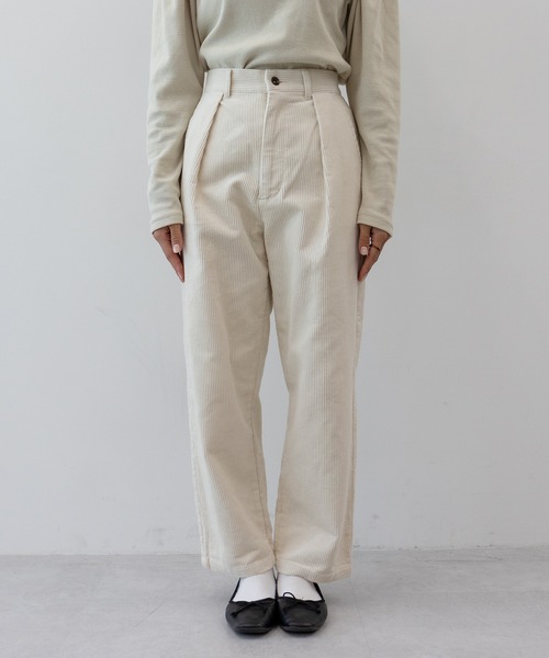 MUHET（ミュエータ）の「コーデュロイテーパードパンツ（その他パンツ・レディース・ダークブラウン/グリーン/アイボリー・SMALL/MEDIUM/LARGE）」の17枚目の写真