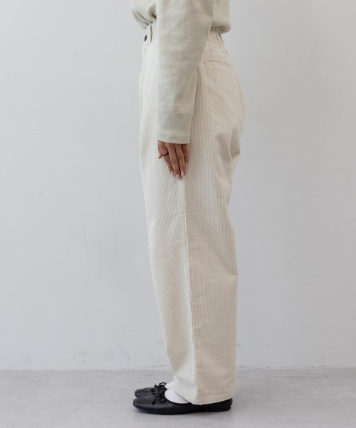 MUHET（ミュエータ）の「コーデュロイテーパードパンツ（その他パンツ・レディース・ダークブラウン/グリーン/アイボリー・SMALL/MEDIUM/LARGE）」の20枚目の写真