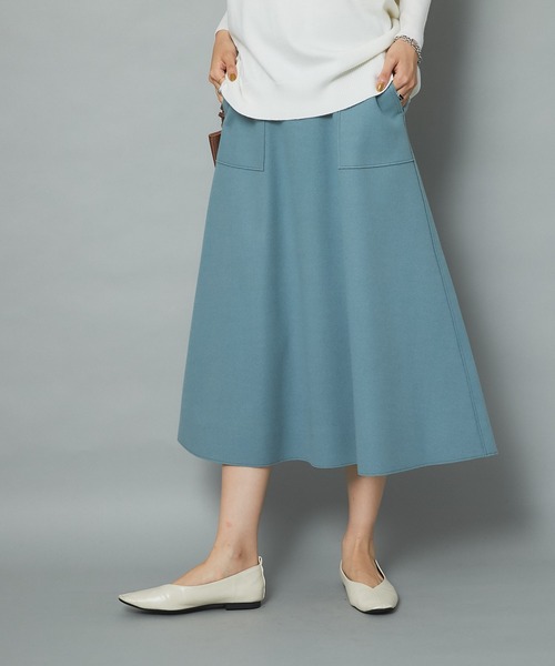 un dix cors（アンディコール）の「真冬も履けるあったか素材　ジャージメルトンフレアスカート（スカート・レディース・ネイビー/サックスブルー/イエロー/グレイッシュベージュ・38/36）」の15枚目の写真