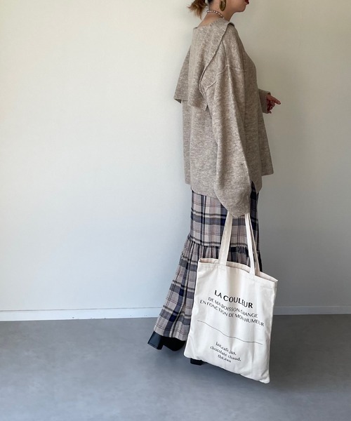 y/m by misato(イムバイミサト)の「杢ストレッチ糸セーラーカラートップス(ニット/セーター・レディース・アイボリー/グレイッシュベージュ・FREE)」の10枚目の写真