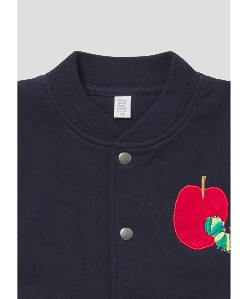 Design Tshirts Store graniph(デザイン ティーシャツ ストア グラニフ)の「はらぺこあおむし カレッジ(エリック カール)|コラボキッズスウェットスタジアムジャンパー(ブルゾン・キッズ・ネイビー・110/130)」の10枚目の写真