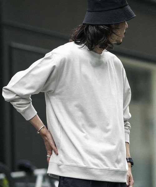 URBAN RESEARCH Sonny Label(アーバンリサーチサニーレーベル)の「フェイクスエード裏フリースプルオーバー(スウェット・メンズ・ライトグレー/ピンク/モカ/ライトカーキ・MEDIUM/LARGE)」の2枚目の写真