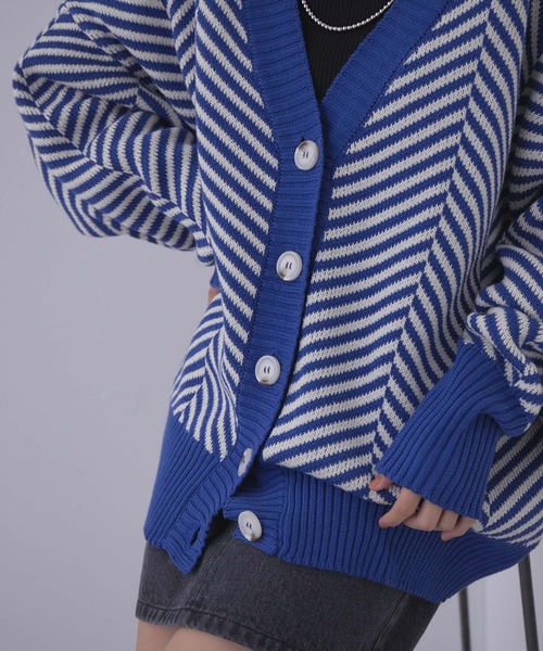 vis-`a-vis（ビサビ）の「【WEB限定】マストトレンド！へリンボーンバイカラーカーディガン（カーディガン/ボレロ・レディース・ベージュ/ブルー系その他4/ブラック・FREE）」の7枚目の写真