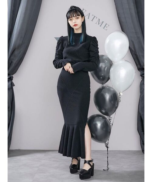 EATME（イートミー）の「クロスケーブルニットスカート（セットアップ可能）（スカート・レディース・ブラック/ブルー/ベージュ/グレー・FREE）」の11枚目の写真