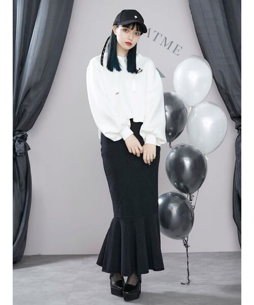 EATME（イートミー）の「クロスケーブルニットスカート（セットアップ可能）（スカート・レディース・ブラック/ブルー/ベージュ/グレー・FREE）」の17枚目の写真