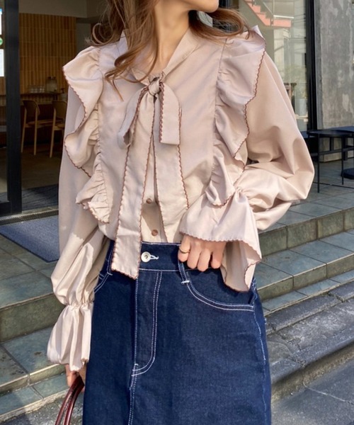 one after another NICE CLAUP（ワンアフターアナザーナイスクラップ）の「WEB限定　前後2WAYフリルボウタイブラウス（シャツ/ブラウス・レディース・オフホワイト/ホワイト系その他/モカ/ライトベージュ・FREE）」の4枚目の写真