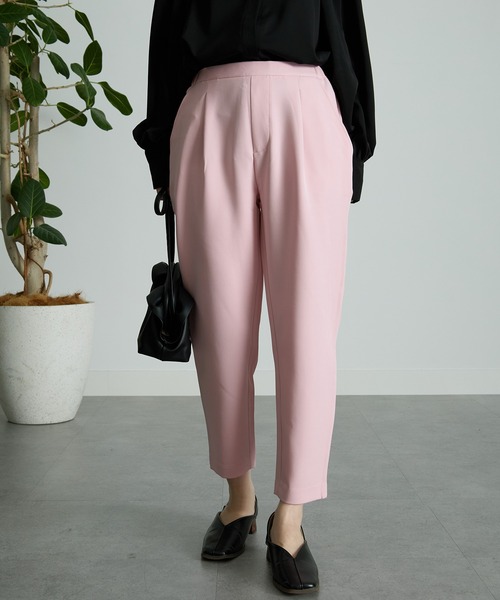 RANAN（ラナン）の「[低身長サイズ有]美脚シルエットタックテーパードパンツ/股下61㎝(UVカット/防しわ)（スラックス・レディース・ライトグレー/ブラック/ベージュ/ネイビー/オフホワイト/モスグリーン/セージグリーン/ライトカーキ/ピンク系その他/ライトベージュ/レモンイエロー/サーモンピンク/ライラック/クリアグリーン/オレンジ系その他/ロイヤルブルー/チャコール/ライトピンク/ブルーグリーン/イエロー系その他/シルバーグレー・LL/S/M/L）」の19枚目の写真