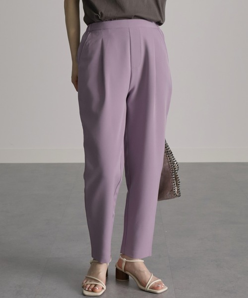 RANAN（ラナン）の「[低身長サイズ有]美脚シルエットタックテーパードパンツ/股下61㎝(UVカット/防しわ)（スラックス・レディース・ライトグレー/ブラック/ベージュ/ネイビー/オフホワイト/モスグリーン/セージグリーン/ライトカーキ/ピンク系その他/ライトベージュ/レモンイエロー/サーモンピンク/ライラック/クリアグリーン/オレンジ系その他/ロイヤルブルー/チャコール/ライトピンク/ブルーグリーン/イエロー系その他/シルバーグレー・LL/S/M/L）」の15枚目の写真