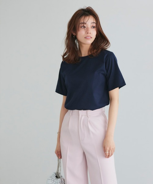 Pierrot(ピエロ)の「シルケットコットンTシャツ クルーネック(Tシャツ/カットソー・レディース・オフホワイト/ブラック/グレイッシュベージュ/ネイビー/ピンク・S/M/L)」の16枚目の写真