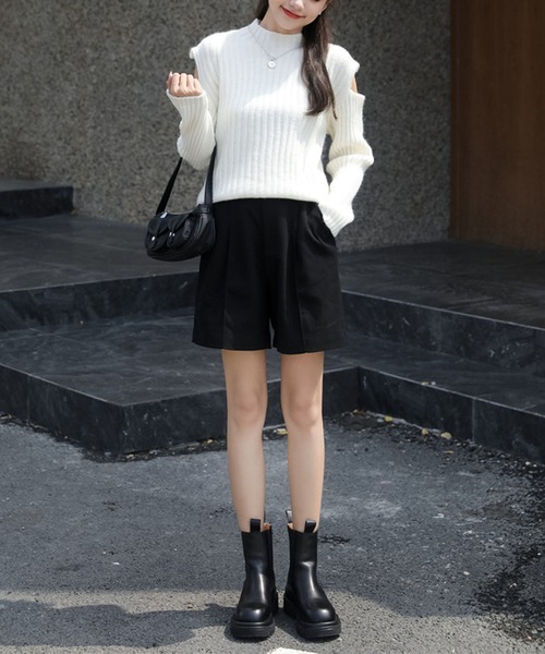 by muni:r(バイ ムニール)の「ベルトSETピンタックハーフパンツ(その他パンツ・レディース・ブラック/グレー・SMALL/MEDIUM)」の8枚目の写真