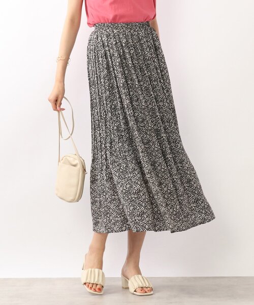 DRESKIP（ドレスキップ）の「◆柄アソート消しプリーツスカート（スカート・レディース・グリーン系その他2/ブラック系/オレンジ系その他5/ブルー系5・03/02/04）」の2枚目の写真