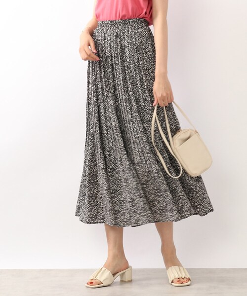 DRESKIP（ドレスキップ）の「◆柄アソート消しプリーツスカート（スカート・レディース・グリーン系その他2/ブラック系/オレンジ系その他5/ブルー系5・03/02/04）」の12枚目の写真