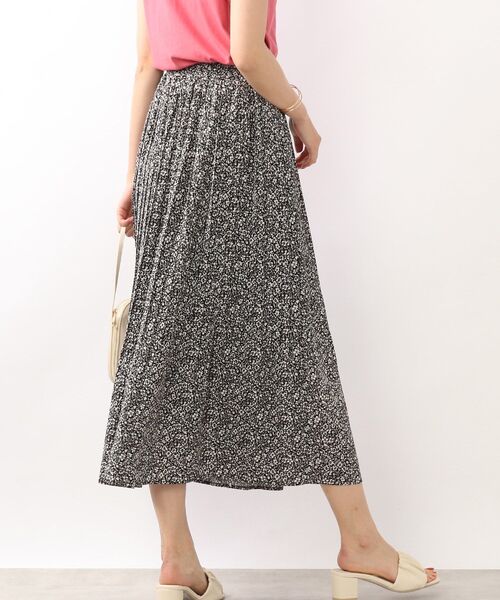 DRESKIP（ドレスキップ）の「◆柄アソート消しプリーツスカート（スカート・レディース・グリーン系その他2/ブラック系/オレンジ系その他5/ブルー系5・03/02/04）」の14枚目の写真