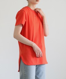 クルーネックラウンドヘムカラーTシャツ