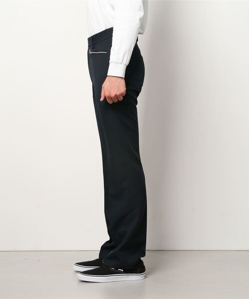 ALLEGE（アレッジ）の「ALLEGE Semi Flear Polyester (AL22S-PT03)（スラックス・メンズ・ネイビー・1/2）」の2枚目の写真