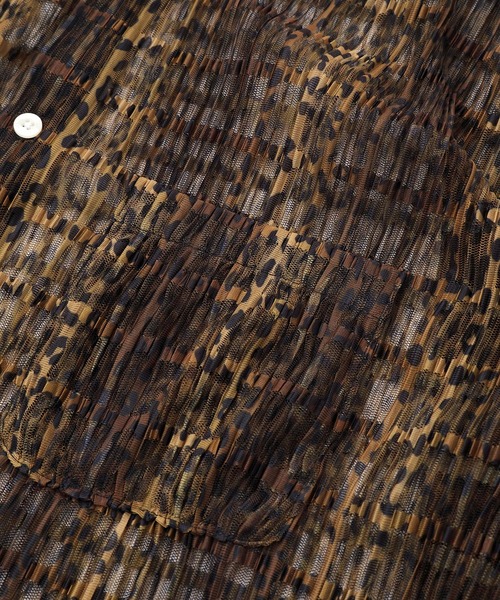 X-girl（エックスガール）の「PLEATED SHEER SHIRT/ヒョウ柄 メッシュ プリーツ シースルーシャツ/シアーシャツ（シャツ/ブラウス・レディース・グリーン/ベージュ・M/S）」の11枚目の写真