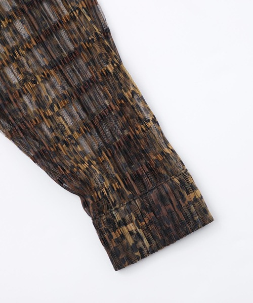 X-girl（エックスガール）の「PLEATED SHEER SHIRT/ヒョウ柄 メッシュ プリーツ シースルーシャツ/シアーシャツ（シャツ/ブラウス・レディース・グリーン/ベージュ・M/S）」の12枚目の写真