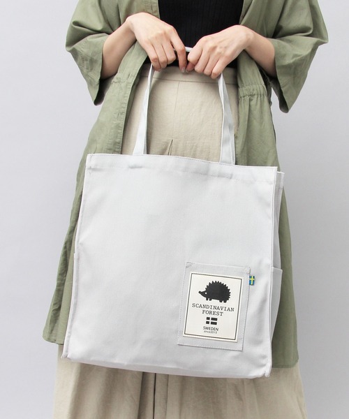 SCANDINAVIAN FOREST（スカンジナビアン・フォレスト）の「キャンバス スクエア型 ビッグ トートバッグ / 大容量（トートバッグ・レディース・ブラック/グレー/オフホワイト・FREE）」の3枚目の写真
