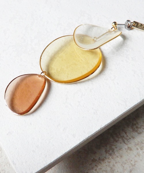 The Rule(ザルール)の「The Rule ザルール:片耳用 Amaranth pierced earring size:L 花ひらピアス L(ピアス(片耳用)・レディース・ベージュ/グレー/ブルー/グリーン/クリア/レッド/パープル/グレイッシュベージュ・FREE)」の3枚目の写真
